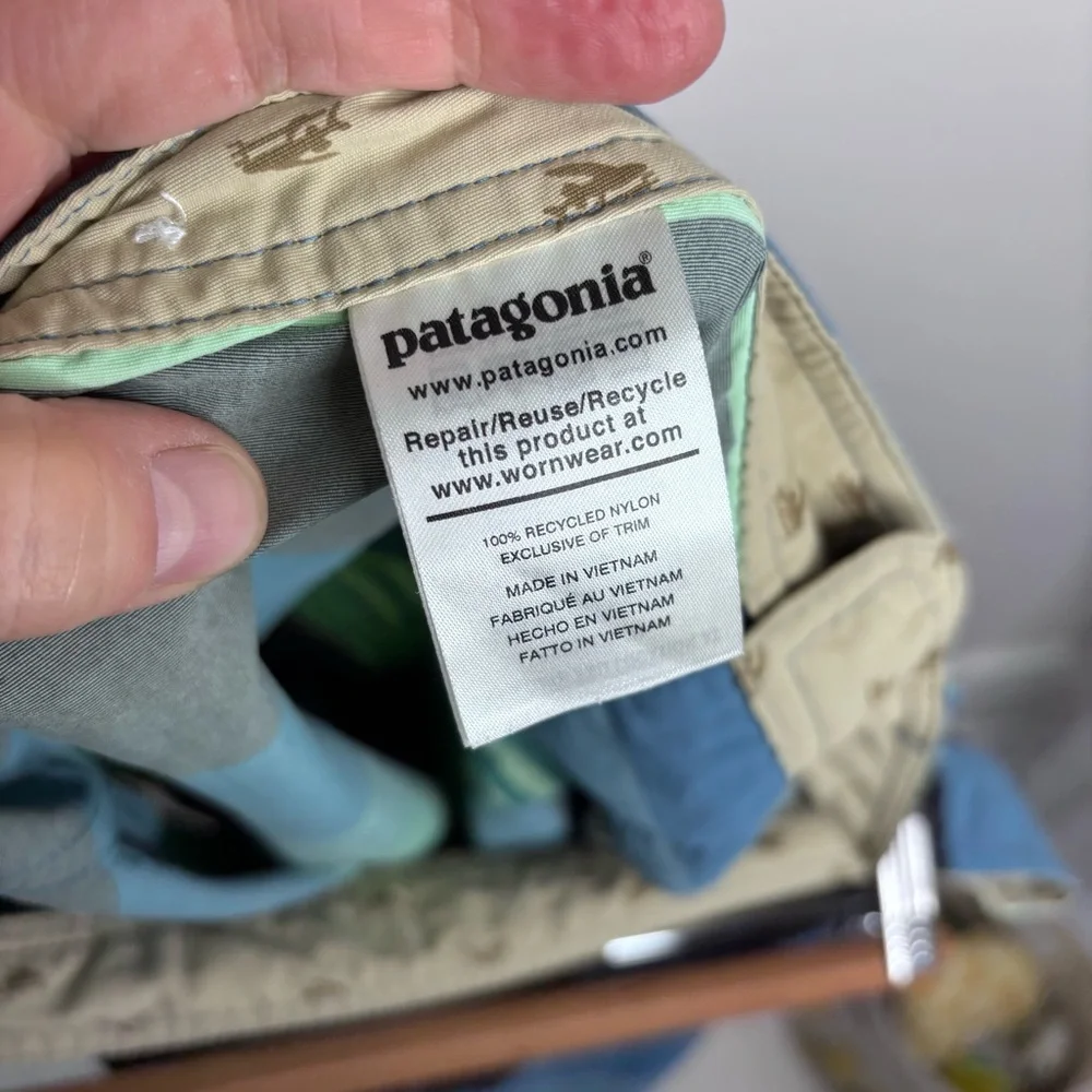 Patagonia Wavefarer Striped Board Shorts Size 40 EUC